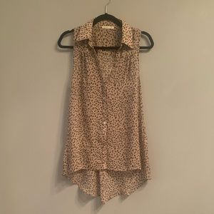 Leopard print shirt with buttons in the front and back